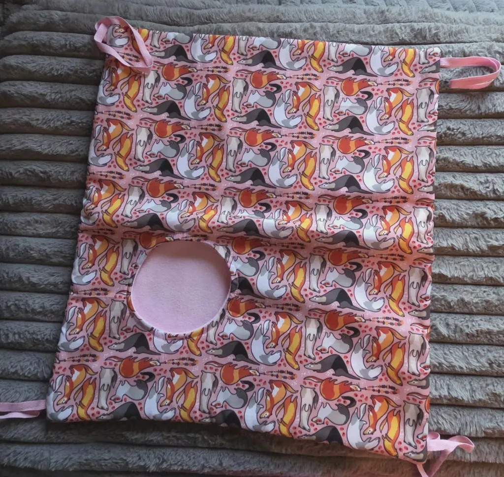 hama carré rose.webp